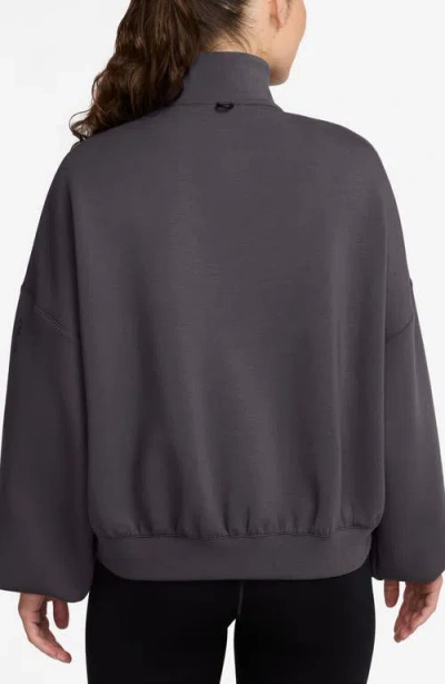 Nike 24.7 Impossiblysoft Dri-fit Oversize Half Zip Top In Gray