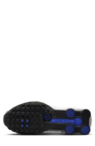 Nike Shox R4 Low-top Trainers In White