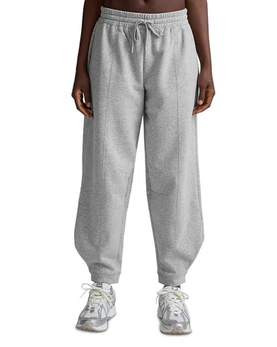 Beyond Yoga Luxe Fleece Barrel Sweatpants In Gray