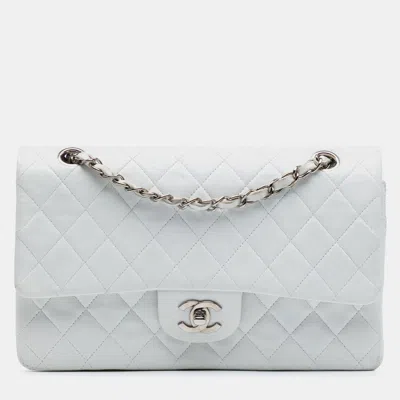 Pre-owned Chanel White Medium Classic Lambskin Double Flap