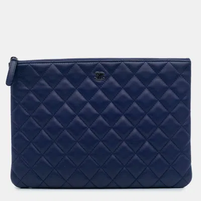 Pre-owned Chanel Blue Medium Quilted Lambskin O Case Clutch