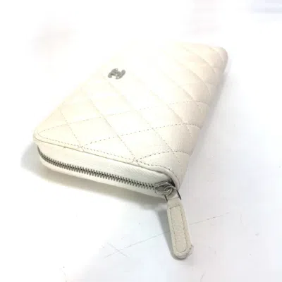 Pre-owned Chanel White Grained Calfskin Long Wallet (bi-fold) ()