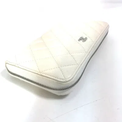Pre-owned Chanel White Grained Calfskin Long Wallet (bi-fold) ()