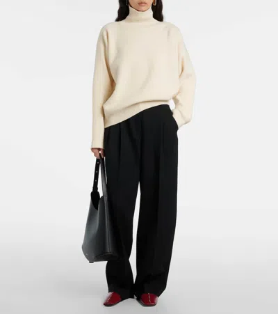 缀饰皮革芭蕾舞平底鞋