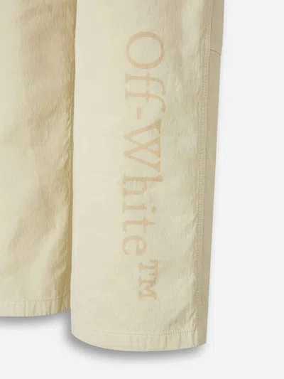 Off-white Bermudas In Neutral