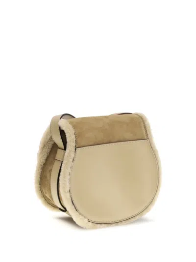 Chloé Small Saddle Marcie Shoulder Bag In Suede And Shearling In Sand