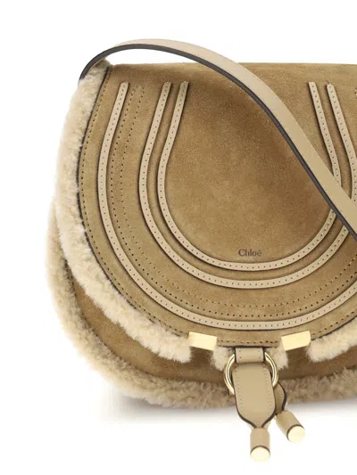 Chloé Small Saddle Marcie Shoulder Bag In Suede And Shearling In Sand