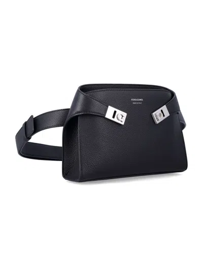 Ferragamo Leather Belt Bag Adjustable Strap In Black