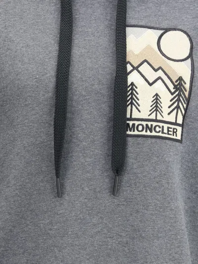 Moncler Mountain-logo Hoodie Sweater In Gray