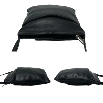 Pre-owned Loewe Black Leather Pochette Shoulder Bag ()