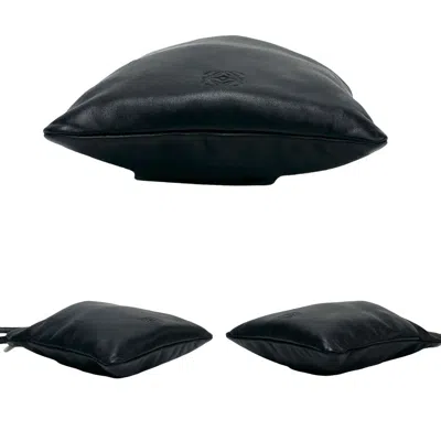 Pre-owned Loewe Black Leather Pochette Shoulder Bag ()