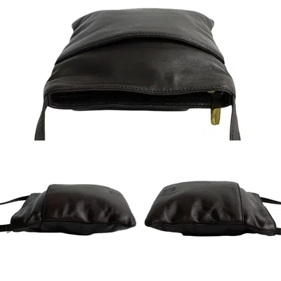 Pre-owned Loewe Brown Leather Pochette Shoulder Bag ()
