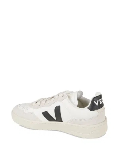 Veja Women's V-90 Extra White Nautico In White