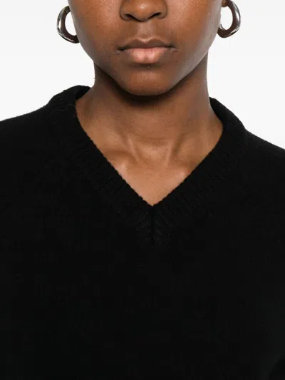 Dunst Wool V-necked Sweater In Black