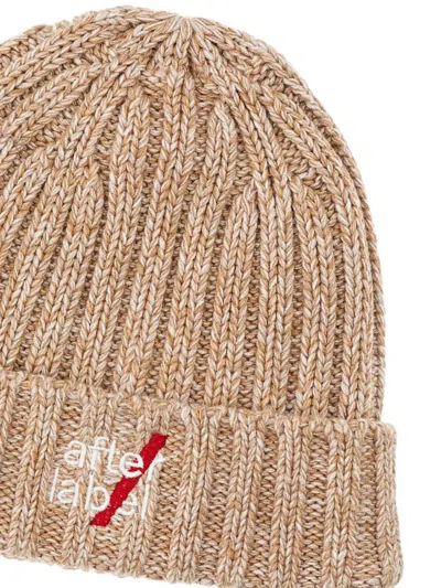 After Label Ribbed Logo-detail Beanie In Brown