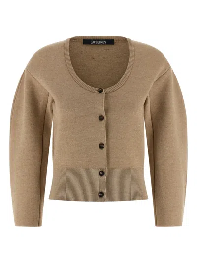 Jacquemus Le Gilet Doppio Beige Cardigan With Round Neck And Ribbed Trims In Wool Blend Stretch Woman In Neutral