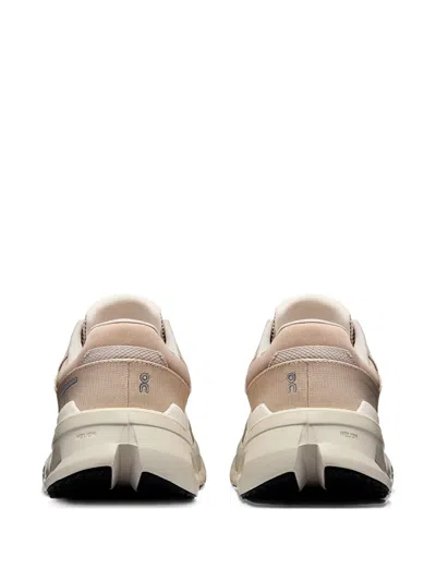 On Sneakers Cloudrunner 2 Pearl Desert Uomo In Neutral