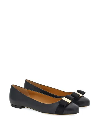 Ferragamo Glossy Leather Ballerinas With Bow Accent In Black