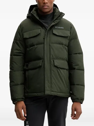 LOGO印花填充夹克