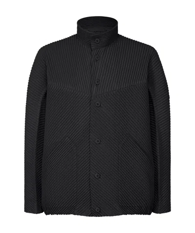 Issey Miyake Plissé Buttoned Coat In Black