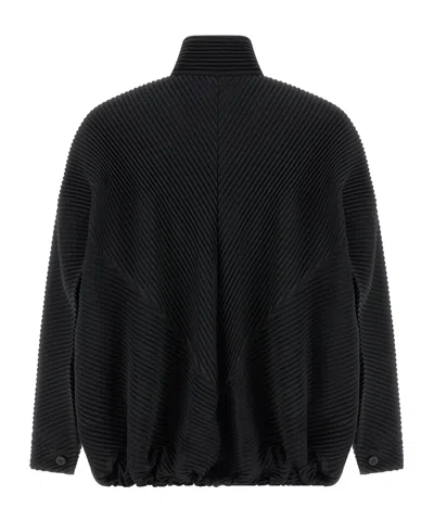 Issey Miyake Plissé Buttoned Coat In Black