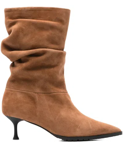 缩褶细节中筒靴