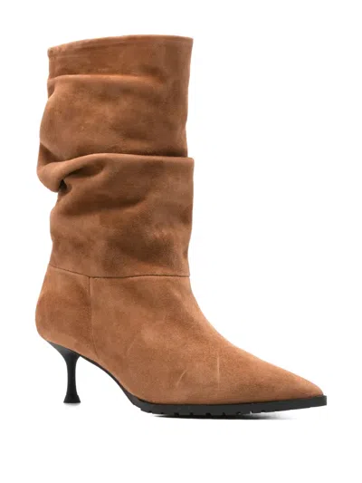 缩褶细节中筒靴