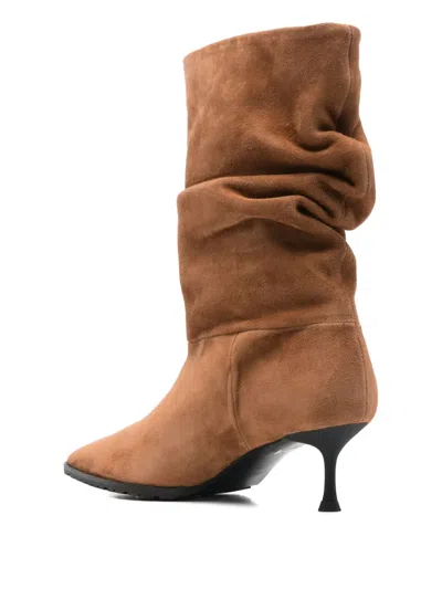 缩褶细节中筒靴