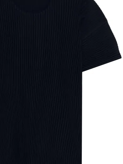 Issey Miyake Textured Pleated T-shirt With Classic Crewneck In Blue