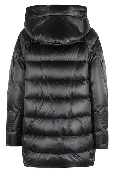Moorer Wanita Down Jacket With Distinctive Quilted Design In Black