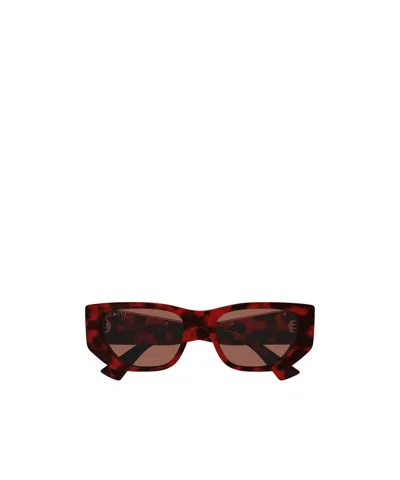 Gucci Eyewear Cat-eye Frame Sunglasses In Red
