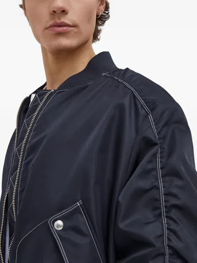 对比缝线飞行员夹克