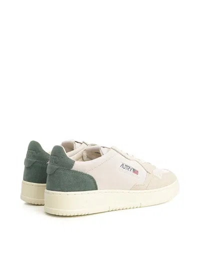 Autry Medalist Low Sneaker In Neutral