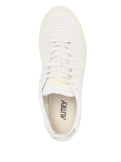 Autry Sneakers In White