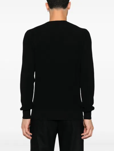 Vengera Classic Crew Neck Sweater In Virgin Wool In Black