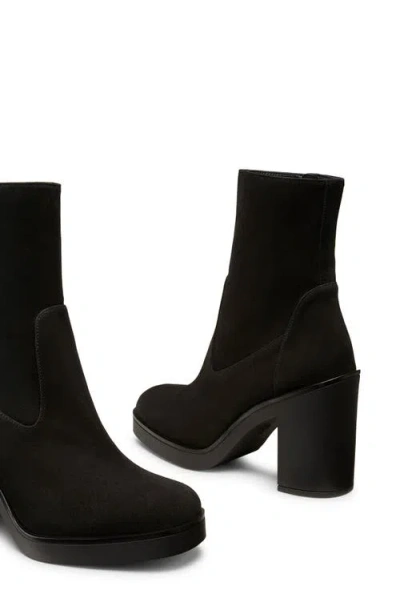 Stuart Weitzman Bethenny 80 Zip Bootie In Black