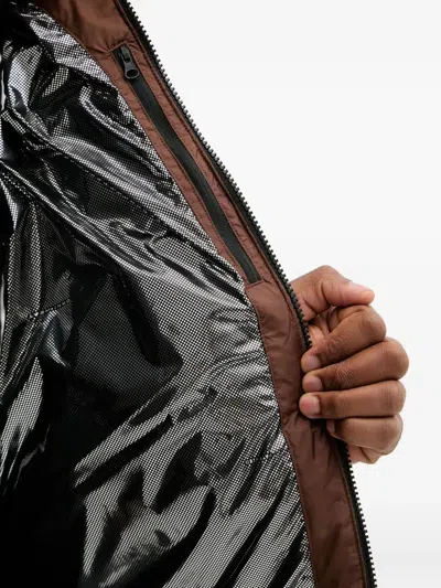 LOGO刺绣填充夹克