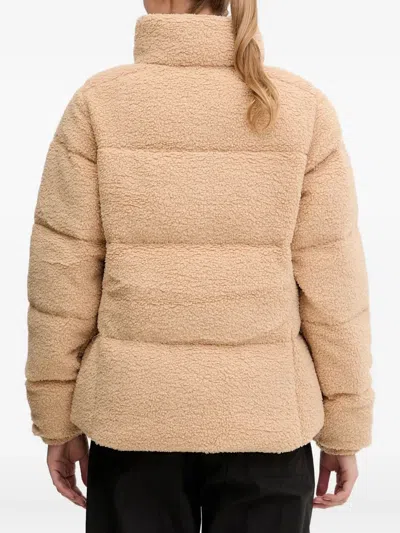 LOGO刺绣填充夹克