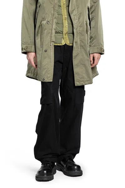 C.p. Company Cargo Pants In Black