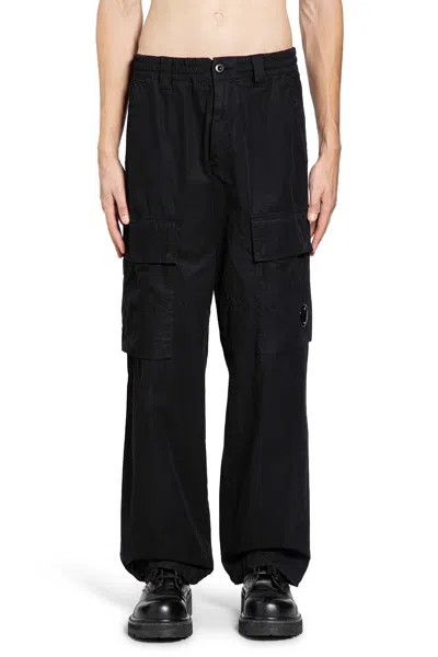 C.p. Company Cargo Pants In Black