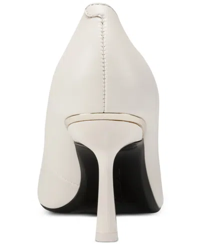 Dkny Nashbrook Pumps In White