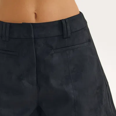 Lounge Black In Black