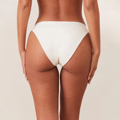 Lounge White In White