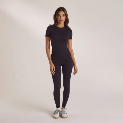 Lounge Black In Black