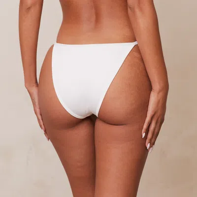 Lounge White In White