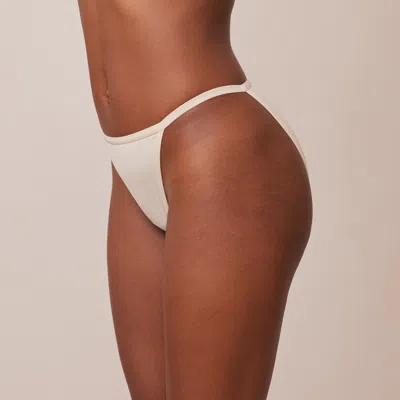 Lounge Latte In White