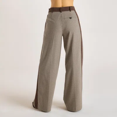 Lounge Brown In Brown
