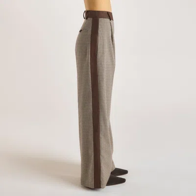 Lounge Brown In Brown