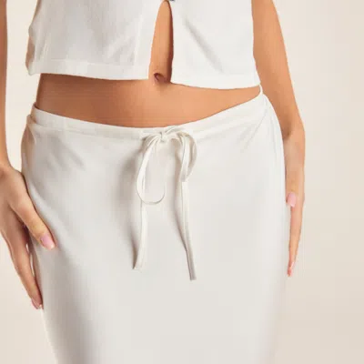 Lounge Off White In White