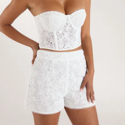 Lounge White In White